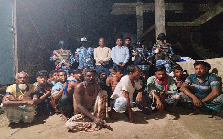 মেঘনায় মা ইলিশ শিকারের দায়ে ১৯ জেলের দণ্ড