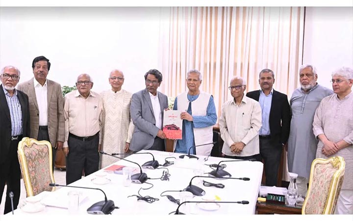 প্রধান উপদেষ্টার কাছে জুলাই সনদ বাস্তবায়নের সুপারিশ জমা