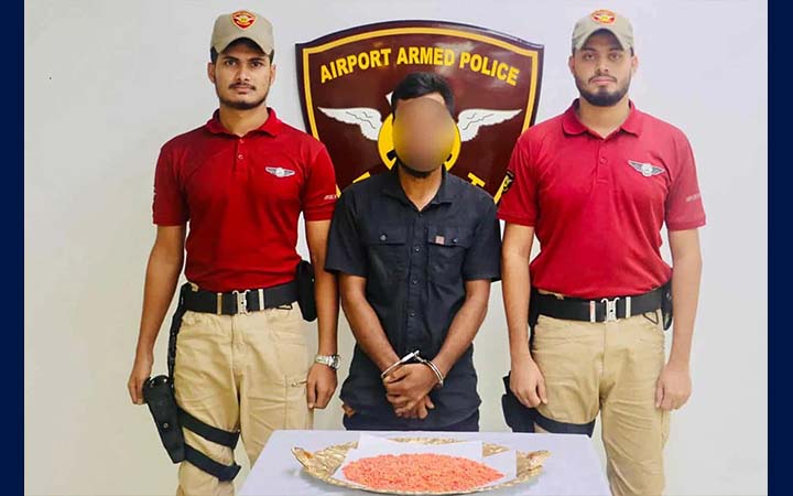 শাহজালালে যাত্রীর পাকস্থলীতে মিলল ৬৩৭৮ ইয়াবা