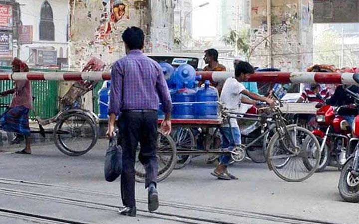 মগবাজার রেল ক্রসিং এড়িয়ে চলার পরামর্শ