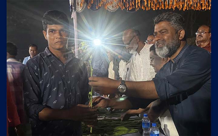 নওগাঁয় বিএনপিতে যোগ দিল ৫ শতাধিক সনাতন ধর্মাবলম্বী পরিবার