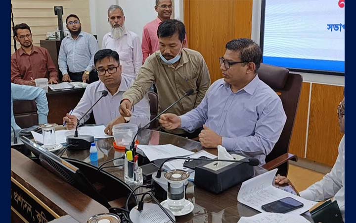 কুমিল্লায় ঘুষ-তদবির ছাড়া লটারিতে ৫৭ কর্মচারীর বদলি