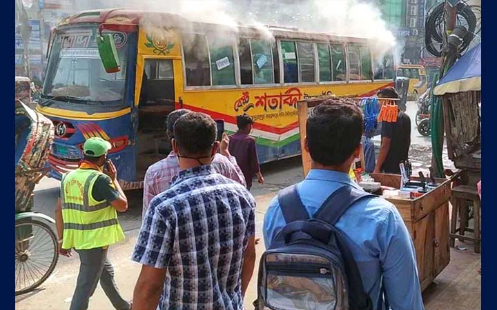 এবার মিরপুরে বাসে আগুন