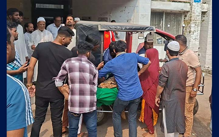 ভূমিকম্পের সময় হুড়োহুড়ি করে নামতে গিয়ে তিন শতাধিক শ্রমিক আহত
