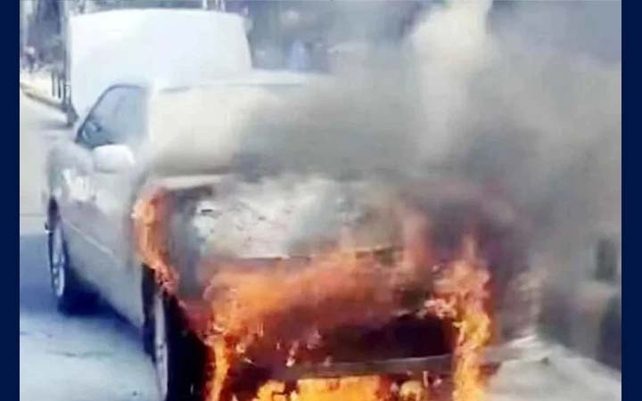রাজধানীতে প্রাইভেটকার ভস্মীভূত