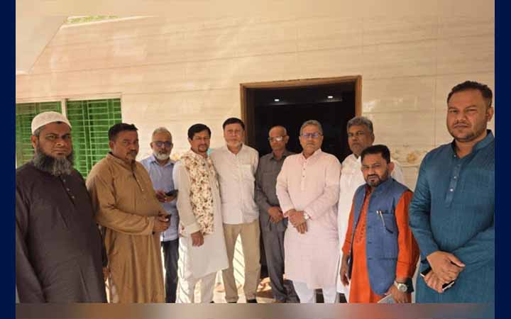 বিএনপি প্রার্থীর সঙ্গে ভাঙ্গার ৮ ইউপি চেয়ারম্যানের মতবিনিময়