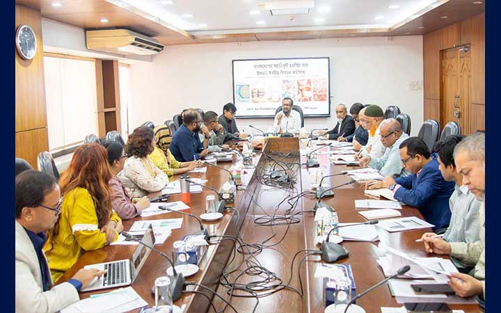 হস্তশিল্পের বৈশ্বিক বাজার ধরতে নীতি-সহায়তার তাগিদ