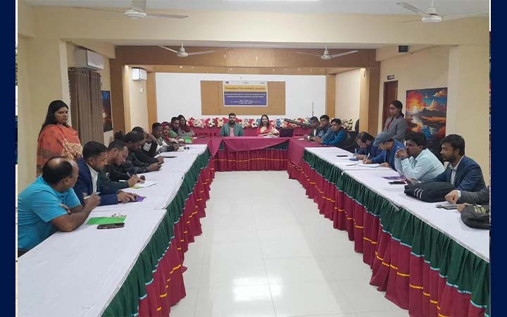 জলবায়ু ঝুঁকি নিয়ে নওগাঁয় গণমাধ্যমকর্মীদের সঙ্গে মতবিনিময়