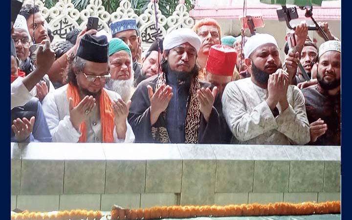 আমি আপনাদের এলাকার জামাই, ভালোবাসা দেবেন: গিয়াস উদ্দিন তাহেরি