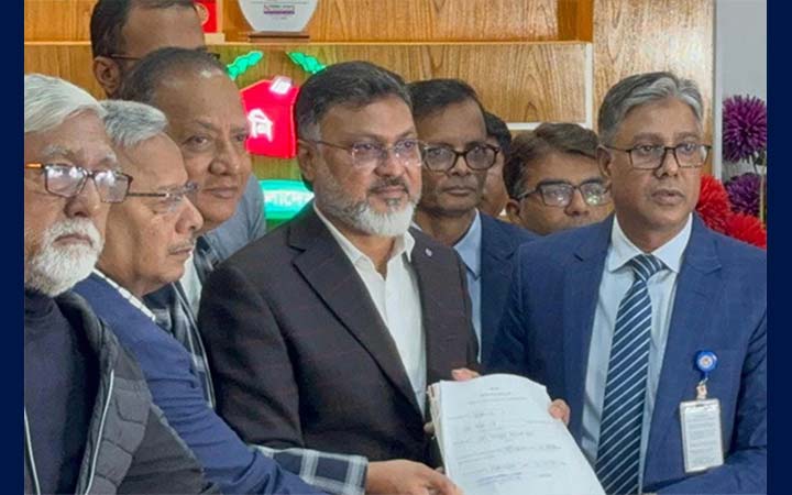 ঢাকা-১৫ আসনে মনোনয়নপত্র জমা দিলেন শফিকুল ইসলাম খান