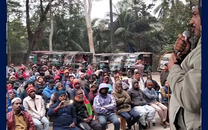 খালেদা জিয়ার রুহের মাগফিরাত কামনায় মোংলায় দোয়া