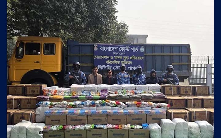 সোয়া কোটি টাকার ভারতীয় শাড়িসহ পাচারকারী আটক