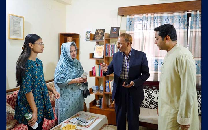 শহীদ ফারহান ফাইয়াজের বাসা থেকে ববি হাজ্জাজের নির্বাচনী প্রচারণা শুরু