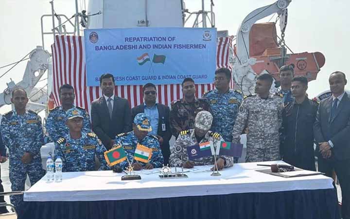 ভারতে আটকে থাকা ১২৮ মৎস্যজীবীকে দেশে ফেরত