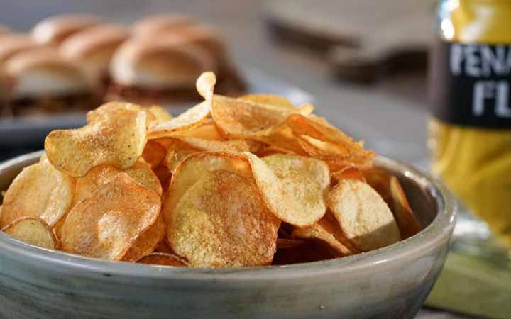 ‘পটেটো চিপস’ খেয়ে বিপদ ডেকে আনছেন না তো