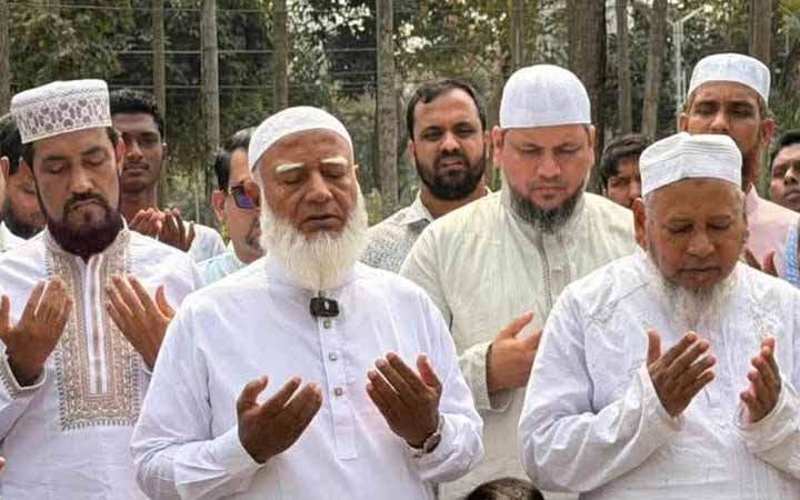 পিলখানা হত্যাকাণ্ডে শহীদদের কবর জিয়ারত করলেন জামায়াত আমির