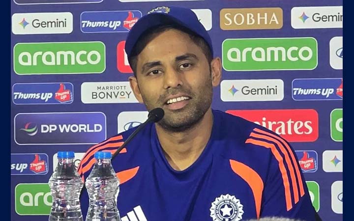 স্যান্টনারের মন্তব্যের জবাব দিলেন ভারতীয় অধিনায়ক