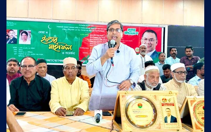 প্রধানমন্ত্রীর সুস্বাস্থ্য কামনায় বগুড়ায় দোয়া ও ইফতার