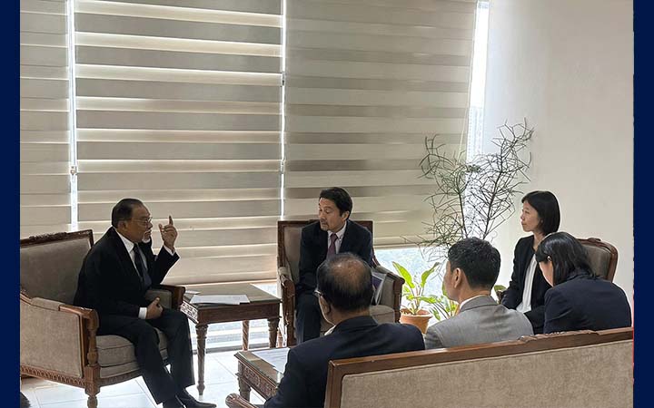 জনপ্রশাসন উপদেষ্টার সঙ্গে জাইকা প্রতিনিধিদলের সাক্ষাৎ