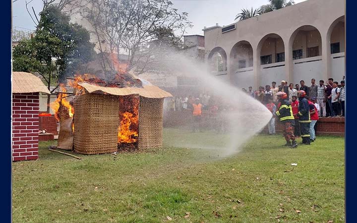 গোপালগঞ্জে অগ্নিকাণ্ড ও ভূমিকম্প বিষয়ক মহড়া