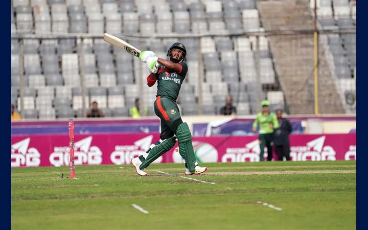 পাওয়ারপ্লেতে ছক্কায় লিটনকে ছাড়িয়ে শীর্ষে তানজিদ