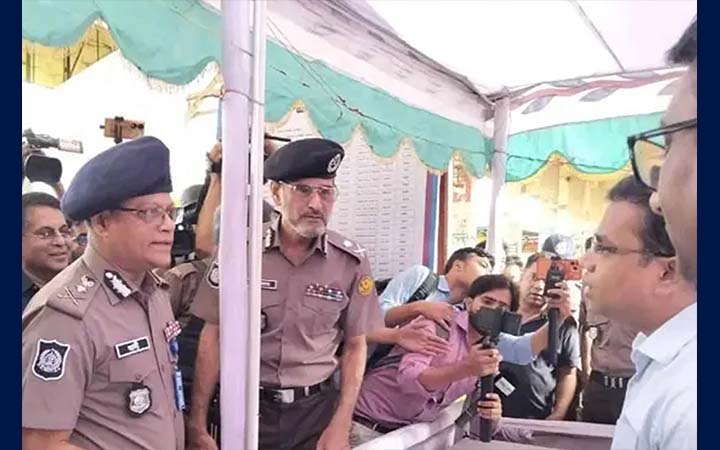 ঈদযাত্রা নির্বিঘ্ন করতে বাস টার্মিনাল পরিদর্শনে আইজিপি ও ডিএমপি কমিশনার