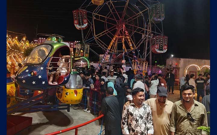 ঈদের ছুটিতে কেরানীগঞ্জে বিনোদন কেন্দ্রগুলোতে উপচে পড়া ভিড়