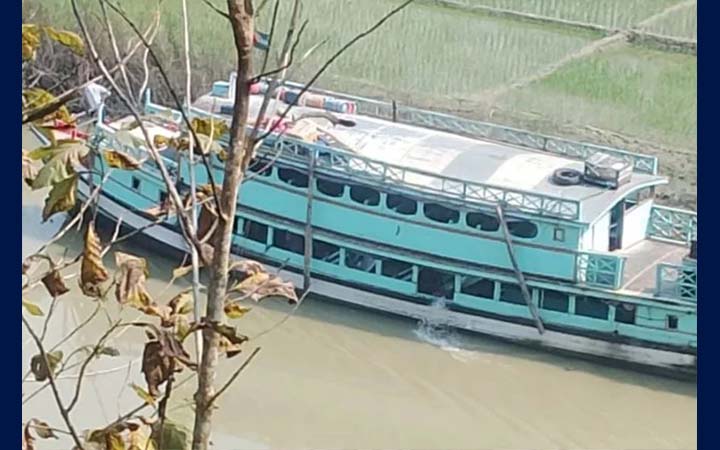 কাপ্তাই হ্রদে দুই শতাধিক যাত্রী নিয়ে দুর্ঘটনার কবলে লঞ্চ, অল্পের জন্য রক্ষা
