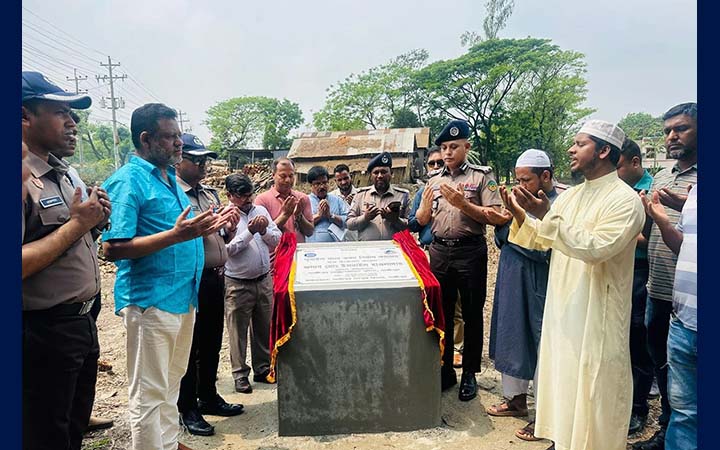 গাজীপুরে পূবাইল থানার চারতলা ভবনের ভিত্তিপ্রস্তর স্থাপন