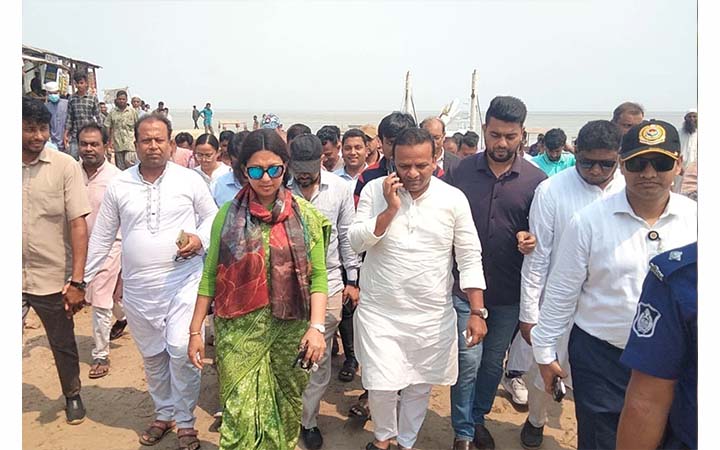 ঈদের আগেই বাড়ছে ফেরি, হাতিয়ার যোগাযোগ ব্যবস্থায় পরিবর্তনের আভাস