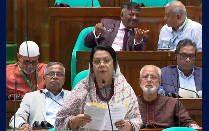 কক্সবাজার বিমানবন্দরে আন্তর্জাতিক ফ্লাইট চালুর বিষয়ে যা বললেন মন্ত্রী