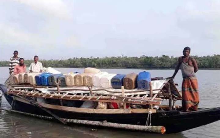 সুন্দরবনে বনদস্যু আতঙ্কে মৌয়ালরা