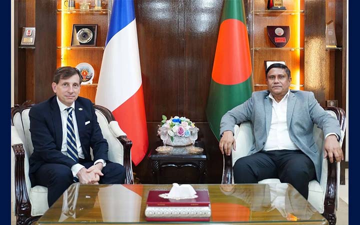 প্রধানমন্ত্রীর প্রতিরক্ষা উপদেষ্টার সঙ্গে ফ্রান্সের রাষ্ট্রদূতের সৌজন্য সাক্ষাৎ