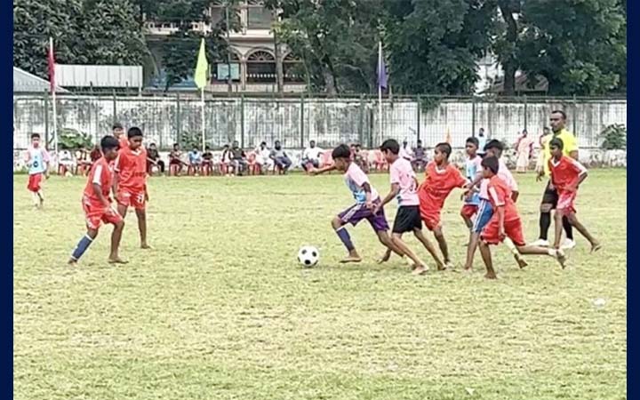 গোপালগঞ্জে ফুটবল টুর্নামেন্টের ফাইনাল খেলা