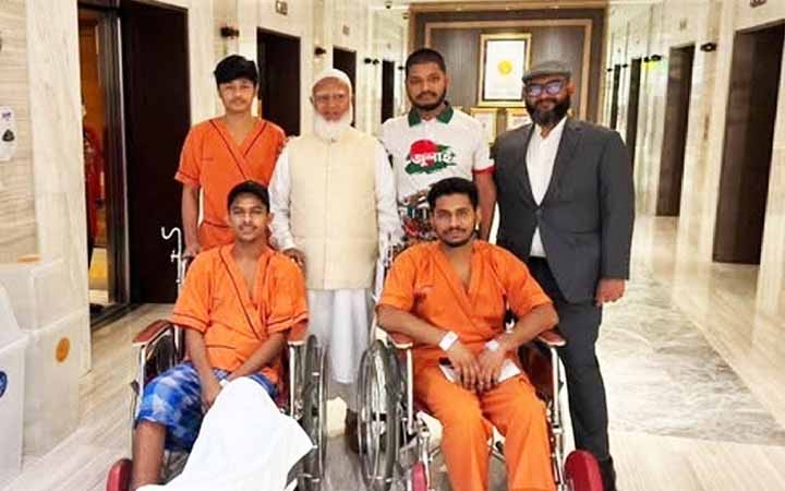 ব্যাংককে আহত জুলাই যোদ্ধাদের খোঁজখবর নিতে হাসপাতালে জামায়াত আমির
