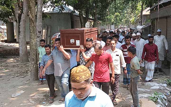সৌদিতে দুর্ঘটনায় নিহত মুরাদের দাফন সম্পন্ন তার নিজ গ্রামে
