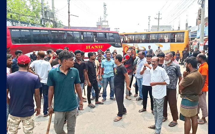 নওগাঁ থেকে দূরপাল্লার বাস চলাচল বন্ধ