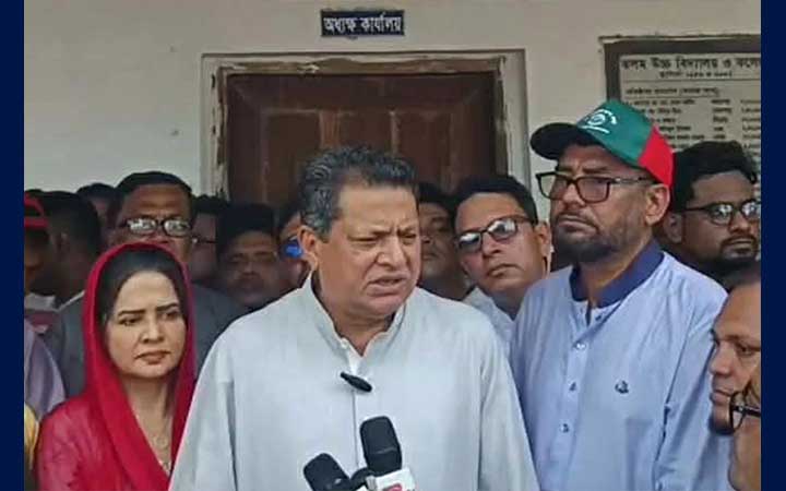 আওয়ামী লীগ প্রায় ছয় লাখ কোটি টাকা ব্যাংক থেকে নিয়ে গেছে: গণপূর্ত মন্ত্রী