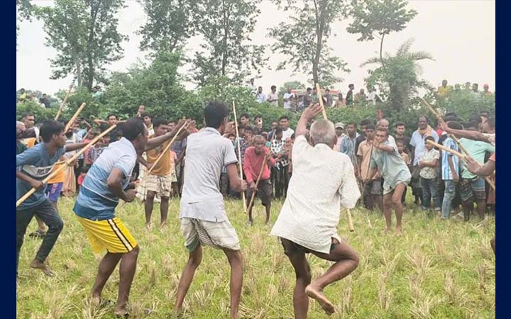 নওগাঁর নিয়ামতপুরে ঐতিহ্যবাহী লাঠিখেলা অনুষ্ঠিত