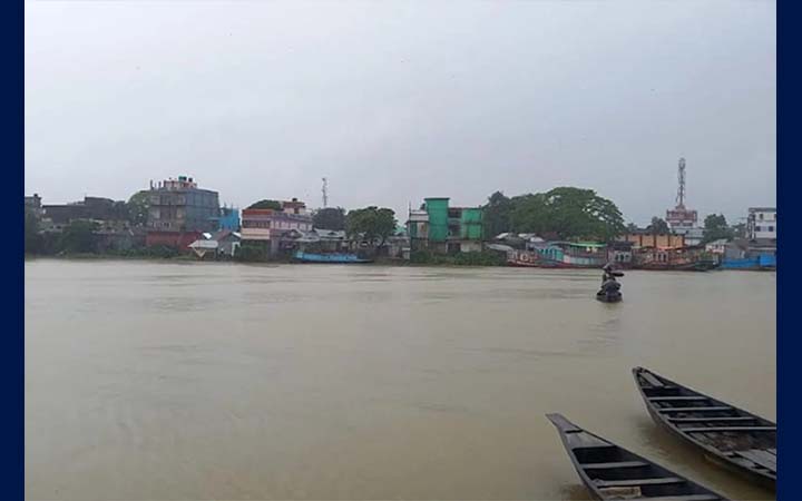 নেত্রকোনায় বাড়ছে নদ-নদীর পানি