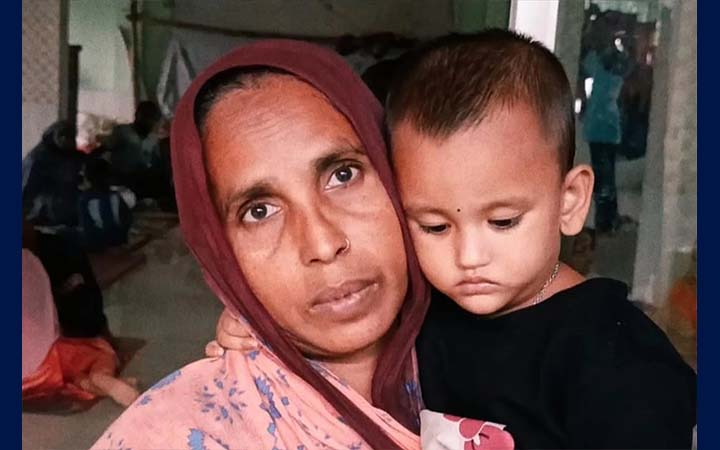 টানা বৃষ্টিতে আতঙ্কে পাহাড়বাসী, আশ্রয়কেন্দ্রে হাজারো মানুষ