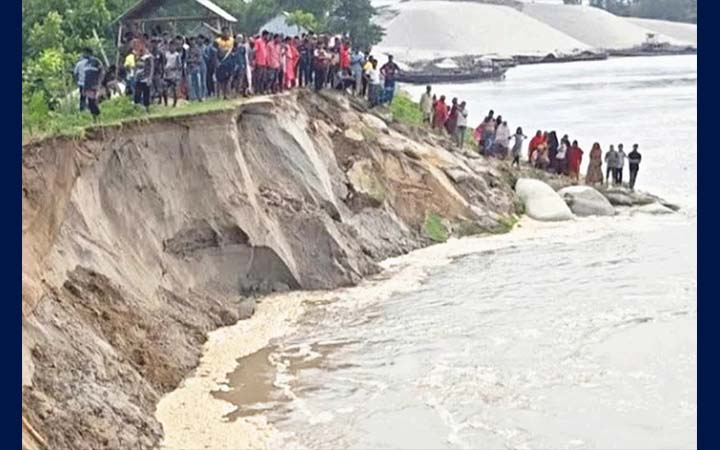 ধুনটে বাঁধের ৬৫ মিটার যমুনায় বিলীন
