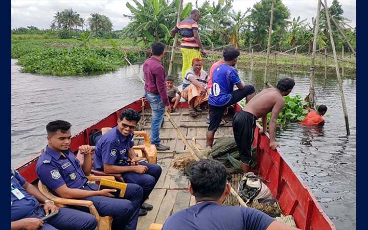 অভয়নগরে অভিযান, বিপুল পরিমাণ চায়না দুয়ারি-কারেন্ট জাল ধ্বংস