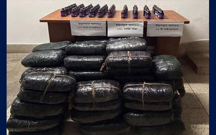 মাইক্রোবাসে মিললো গাঁজা ও ফেনসিডিল