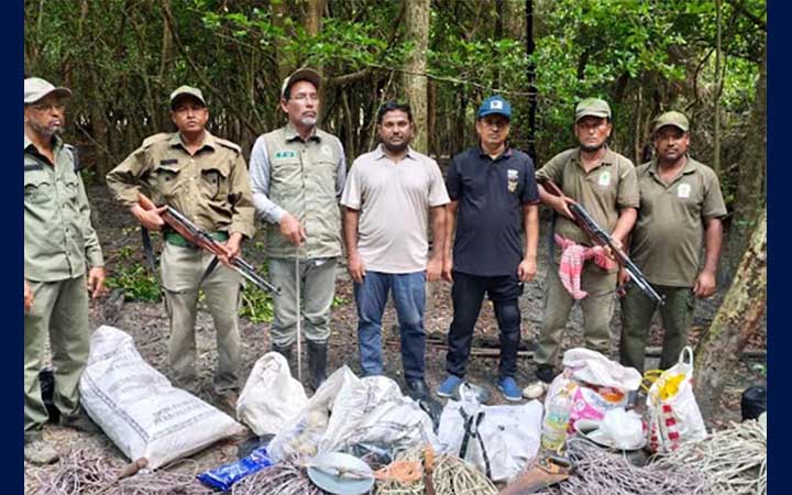 সুন্দরবন থেকে হরিণ শিকারের ফাঁদ উদ্ধার