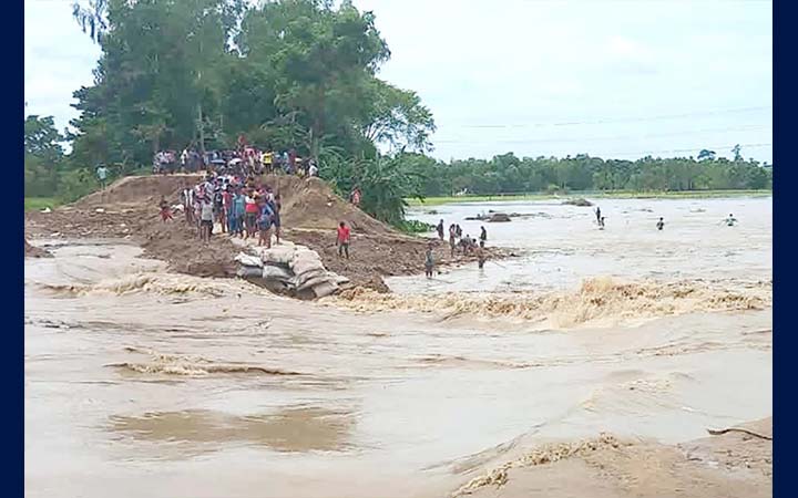 খোয়াই নদীর বাঁধে ফের ভাঙন