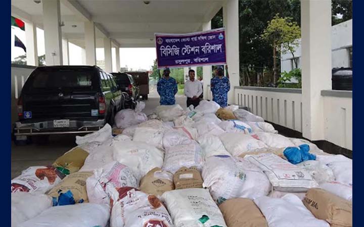 বরিশালে পলিথিন ব্যাগ জব্দ