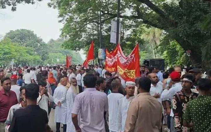 প্রতিষ্ঠাবার্ষিকী উপলক্ষে জিয়া উদ্যানে নেতাকর্মীদের ঢল, উৎসবের আমেজ
