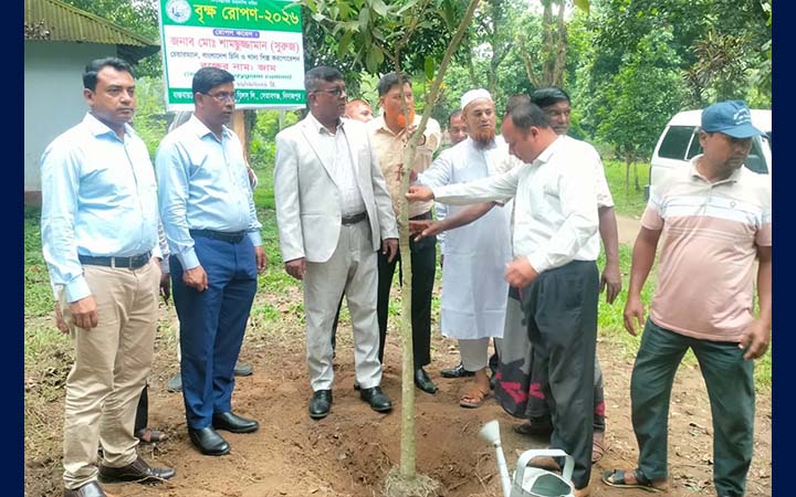 পরিবেশ রক্ষায় চিনি কারখানায় বৃক্ষরোপণ কর্মসূচি ও আখ রোপণ কার্যক্রম উদ্বোধন