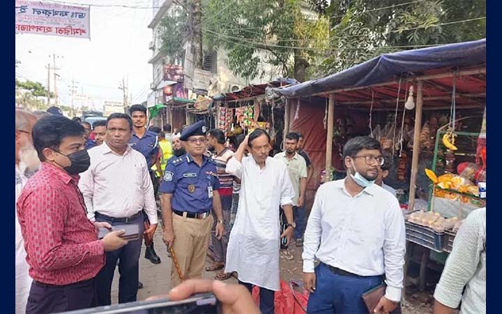 নোয়াখালীতে শতাধিক অবৈধ দোকান-স্থাপনা উচ্ছেদ